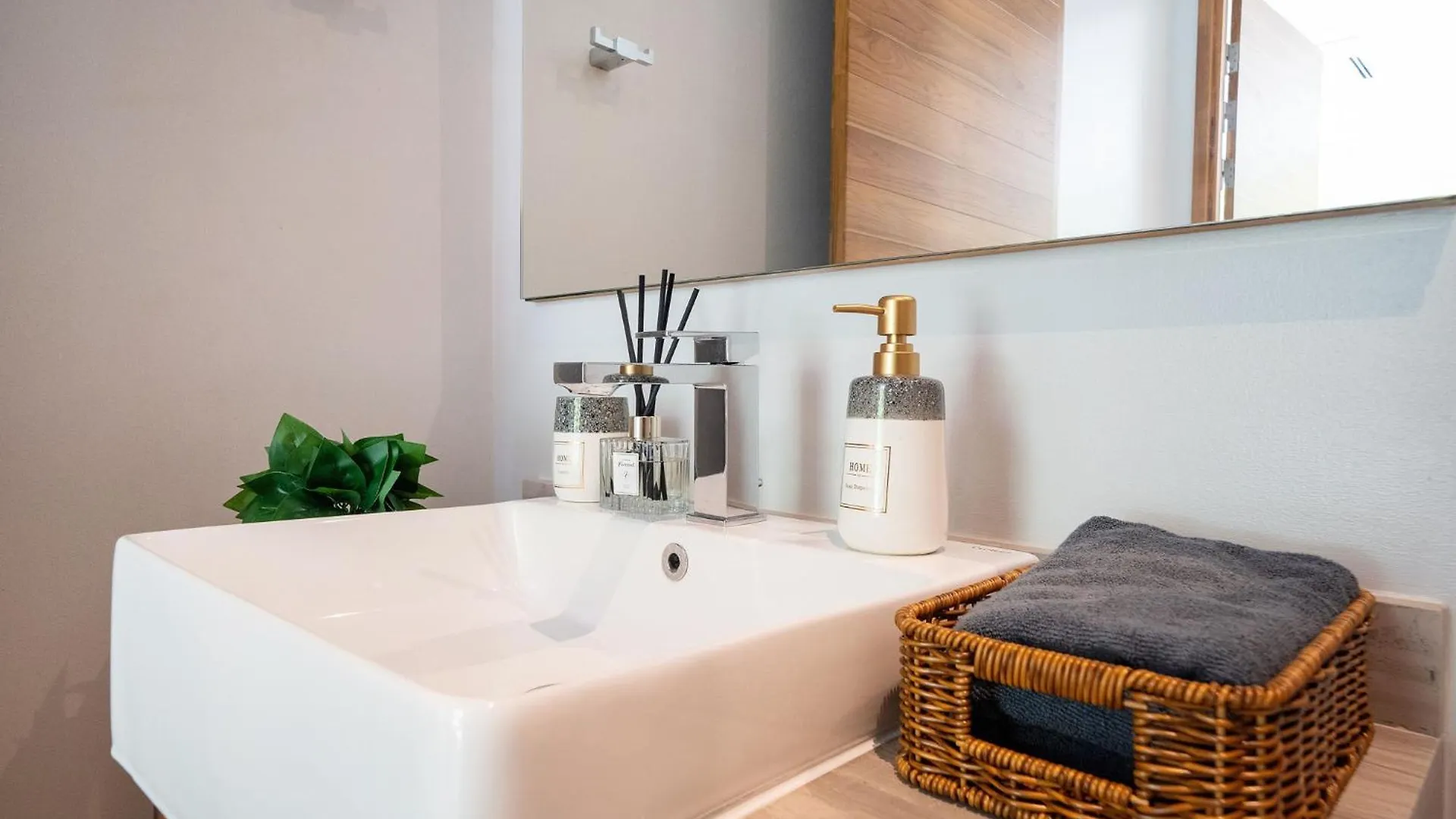 Bang Tao Botanica Modern Loft 4 Bd S Villa Phuket